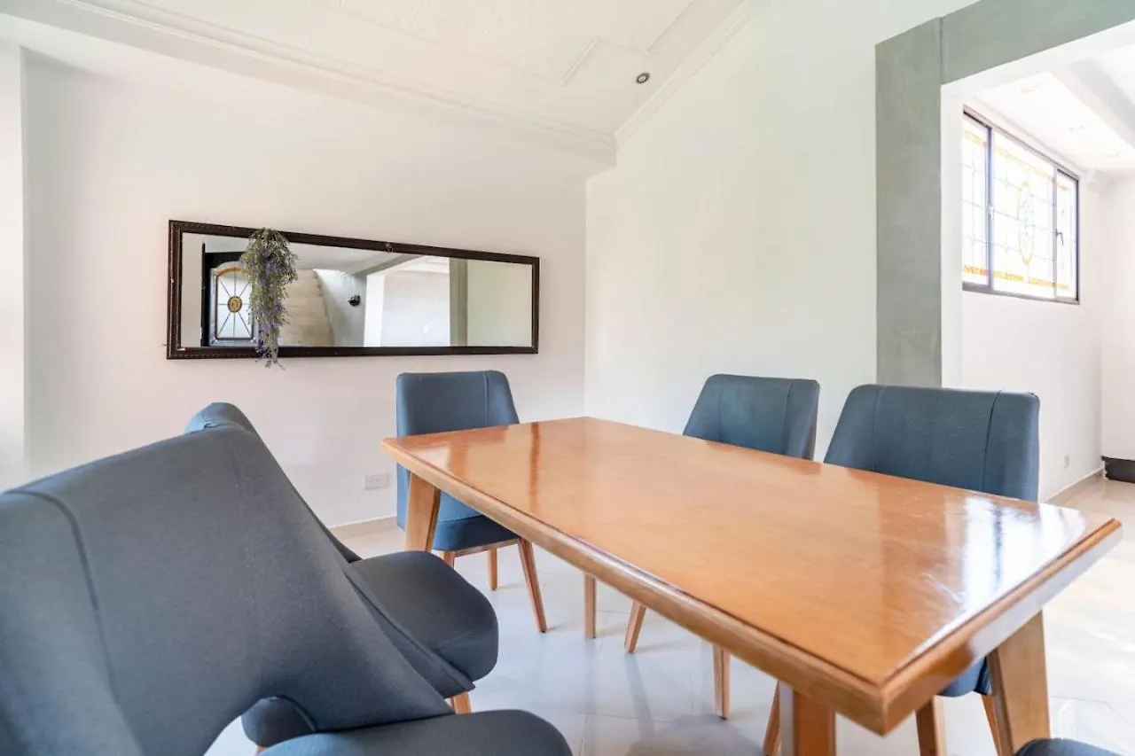 Holiday home 3 Story Penthouse With 2 Parking Spaces In Laureles Medellin