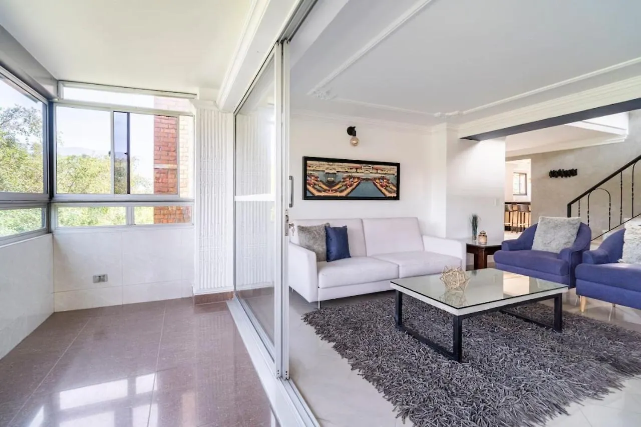 3 Story Penthouse With 2 Parking Spaces In Laureles Medellin Holiday home