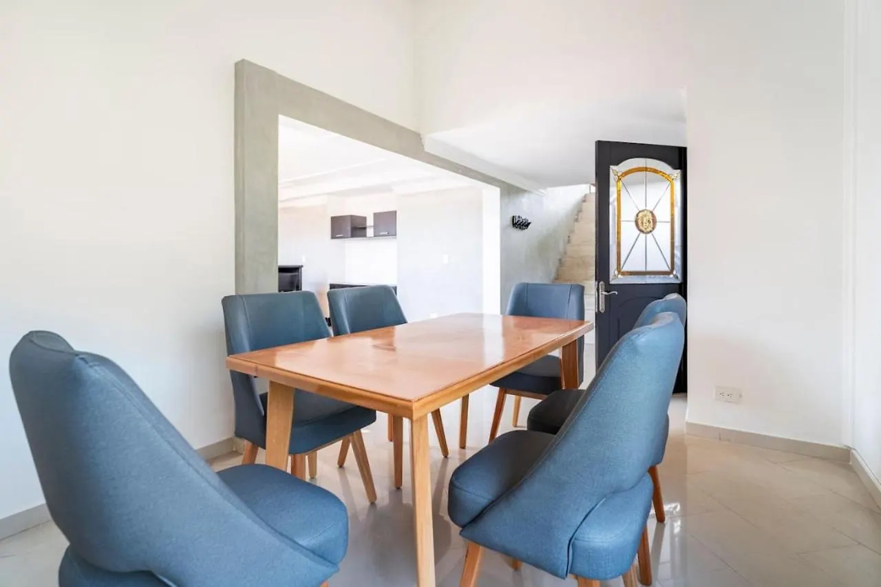 Holiday home 3 Story Penthouse With 2 Parking Spaces In Laureles Medellin