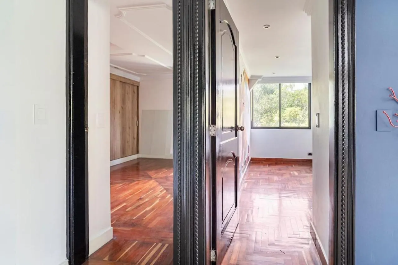 Holiday home 3 Story Penthouse With 2 Parking Spaces In Laureles Medellin