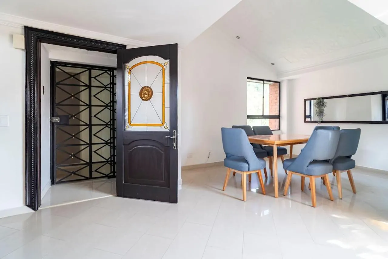 Holiday home 3 Story Penthouse With 2 Parking Spaces In Laureles Medellin