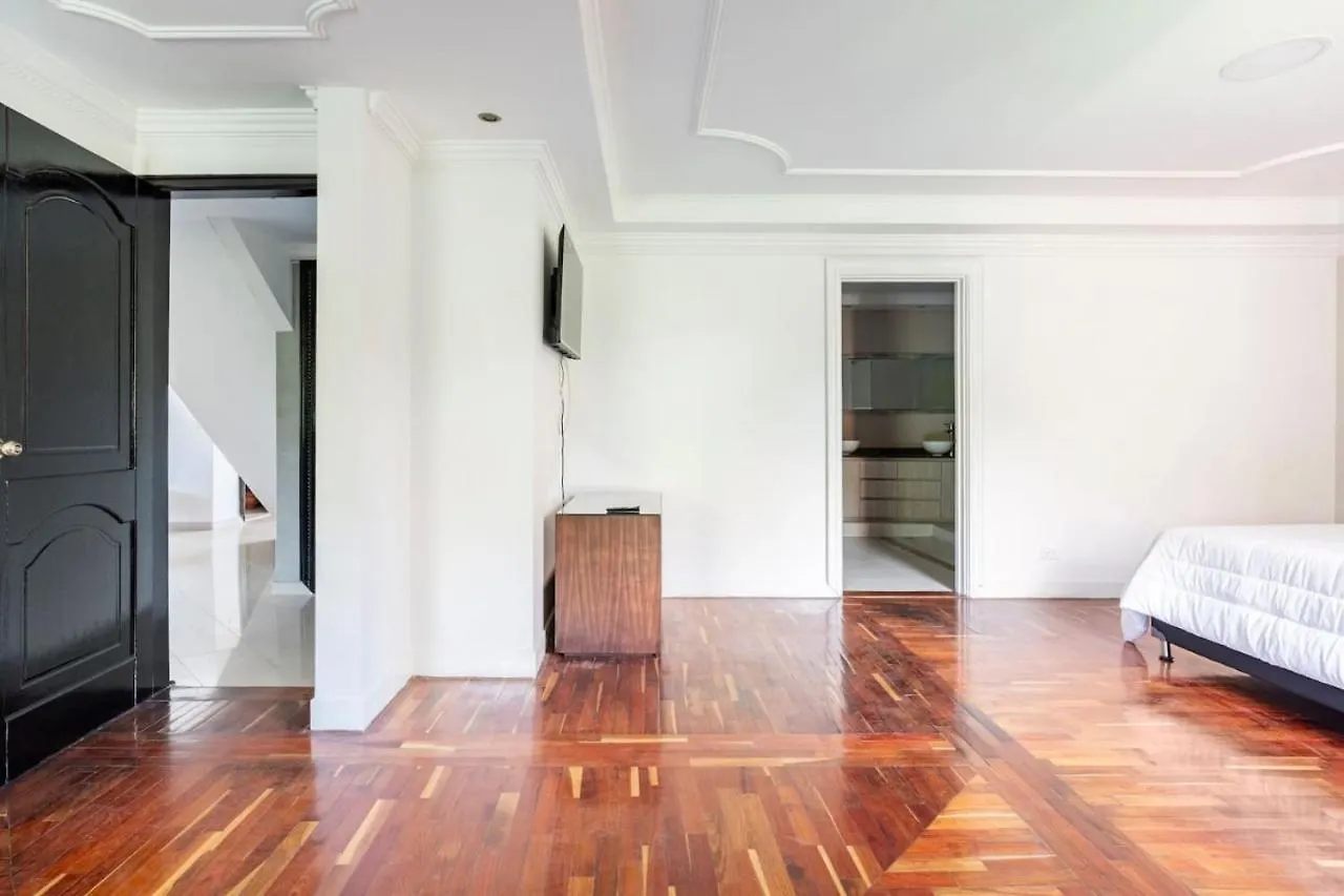 3 Story Penthouse With 2 Parking Spaces In Laureles Medellin Colombia