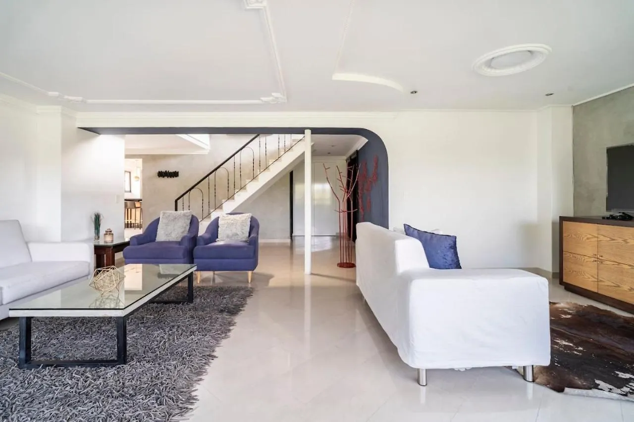 Holiday home 3 Story Penthouse With 2 Parking Spaces In Laureles Medellin
